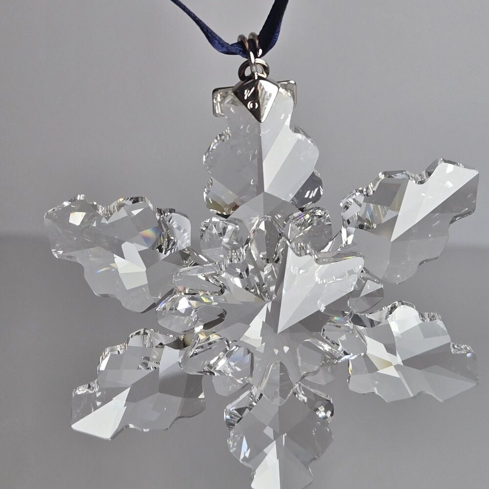 Swarovski Crystal Annual Edition 2008 Christmas Snowflake Ornament - Picture 6 of 7